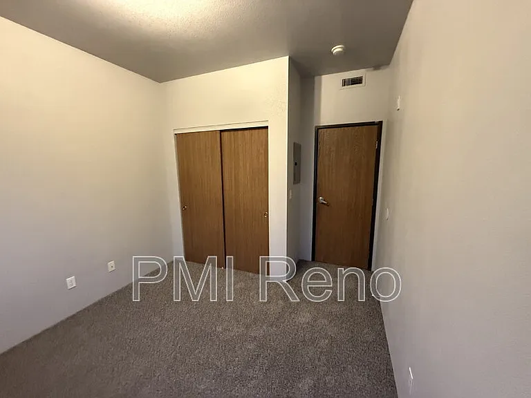 Big Horn Apartments — Photo 17