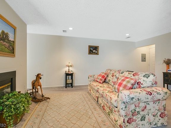 5th image of 11 Perkins Dr #11