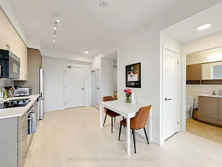 415 Main St W #612 — Photo 15