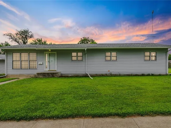 625 W 6th St, Monticello, IA 52310