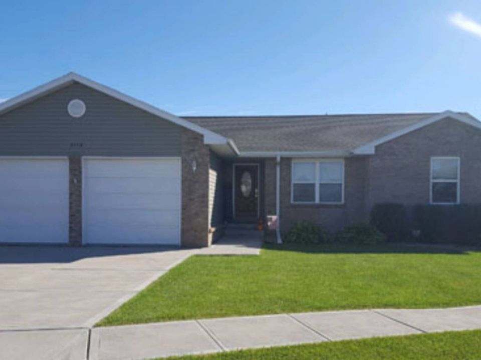 2nd image of 2110 Greenway Dr
