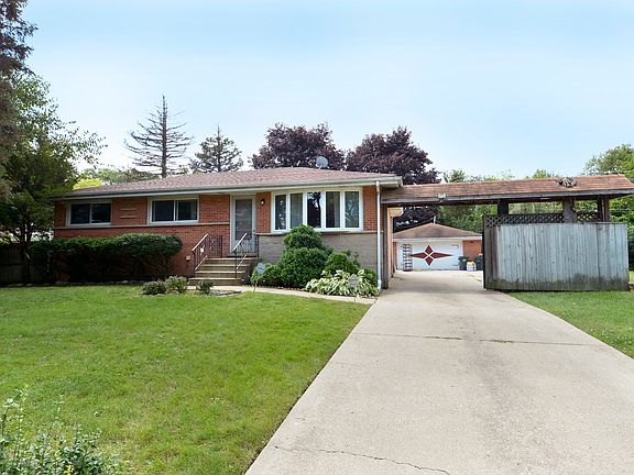 2nd image of 1766 N Laurel Dr