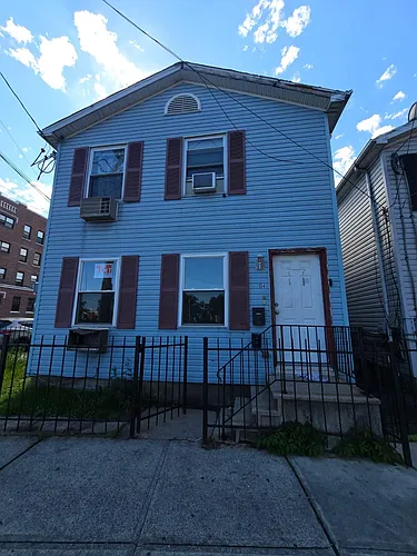 104 Bergen Ave #1 Photo 1