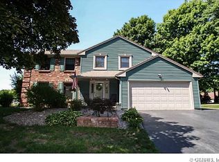 11 Todd Ln, Penfield, NY 14526