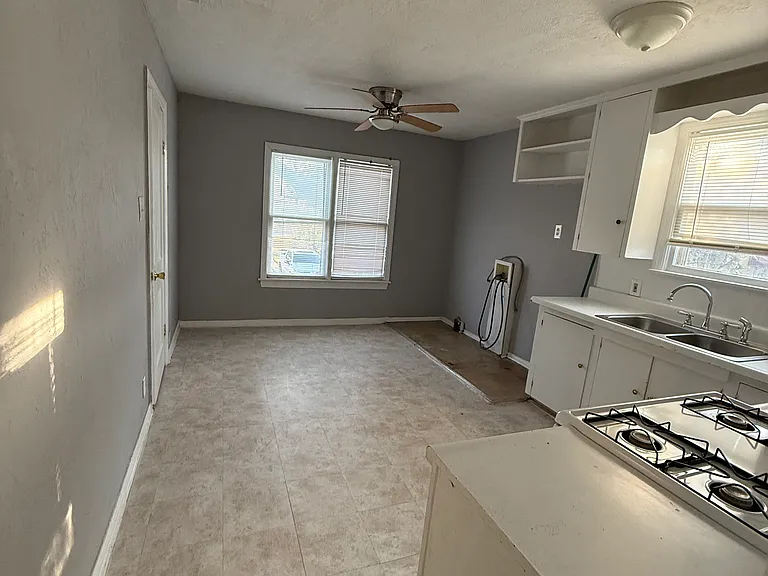 1806 Rose St — Photo 7