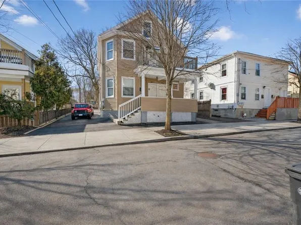 144 Camden Ave, Providence, RI 02908