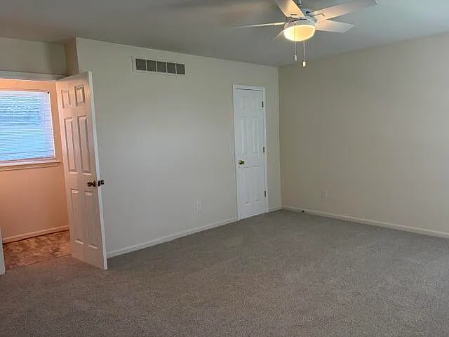 328 N Pointe Dr — Photo 12
