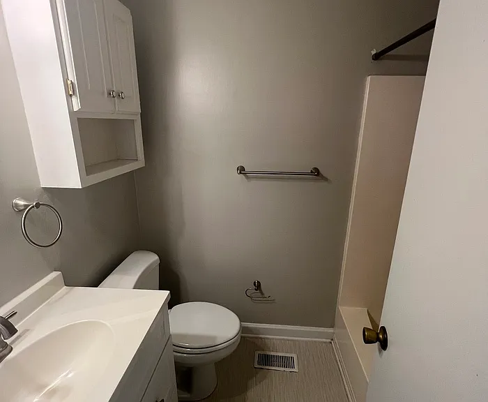 1028 Cleveland St — Photo 9