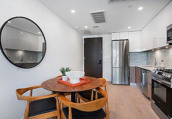 4th image of 148-33 90th Ave #902
