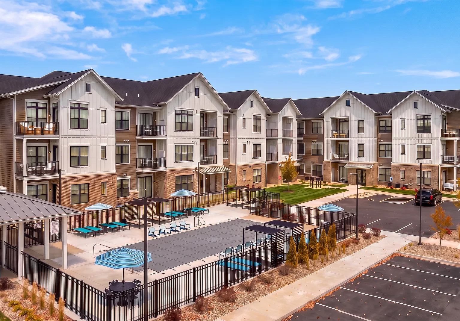 Homestead Luxury Apartments — Photo 1