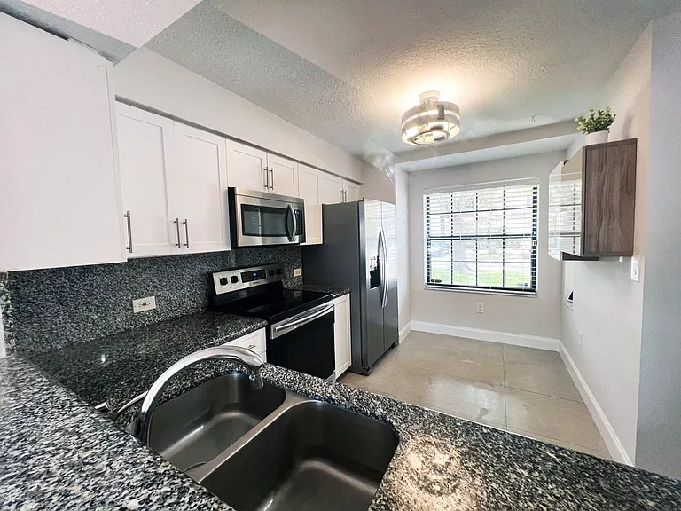 235 City View Dr #235 — Photo 13