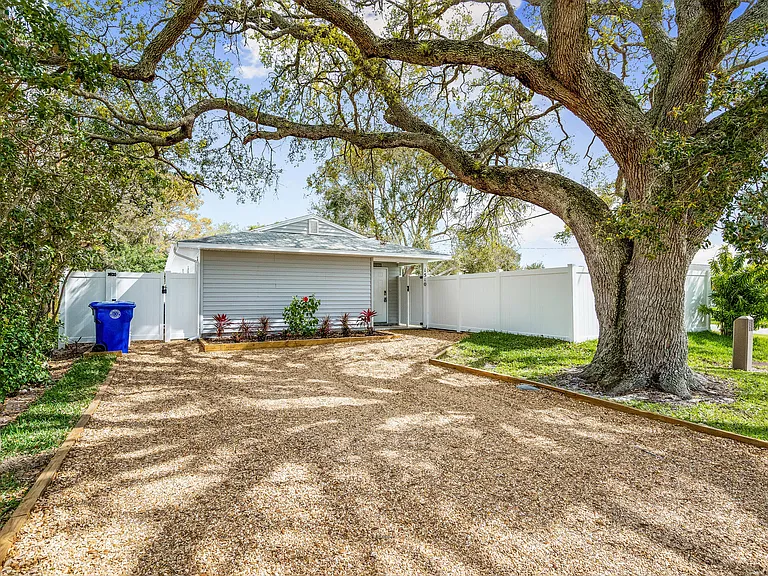 1510 3rd Ct — Photo 34