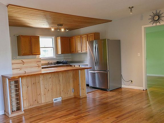2nd image of 411 South Ave W