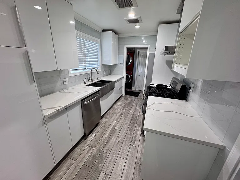 6049 Fidler Ave — Photo 7