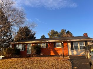 924 Claiborne Ave, Vinton, VA 24179