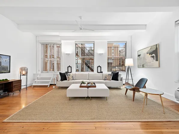 682 6th Ave APT 7, New York, NY 10010