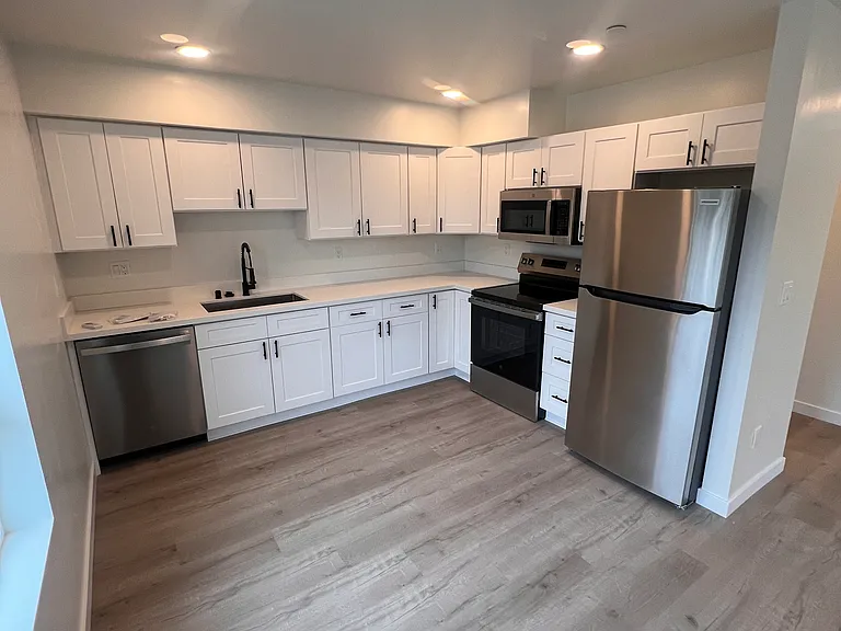 411 N 21st St #202 — Photo 4