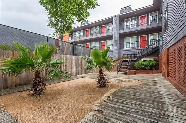 2804 Rio Grande St #204 — Photo 12