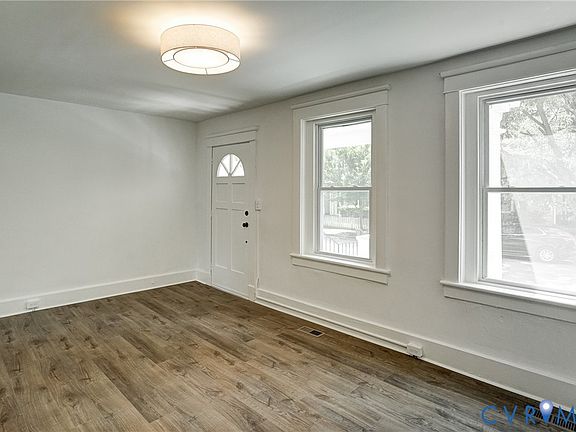 4th image of 2020 Idlewood Ave