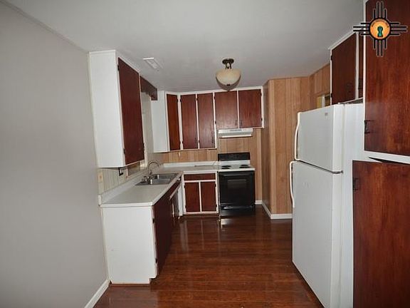 3rd image of 500 Julie Dr