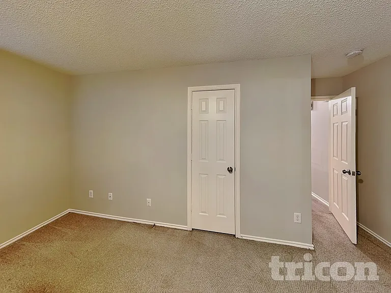 2904 Crimson Clover Dr — Photo 7