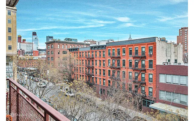 Rented by Douglas Elliman | media 19