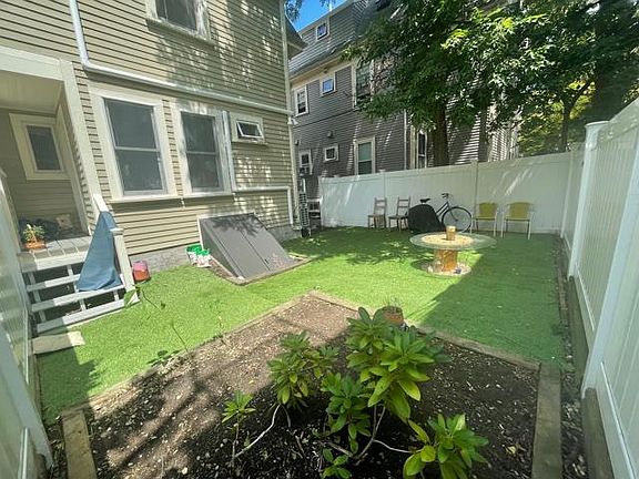 2nd image of 10 Ashton Pl