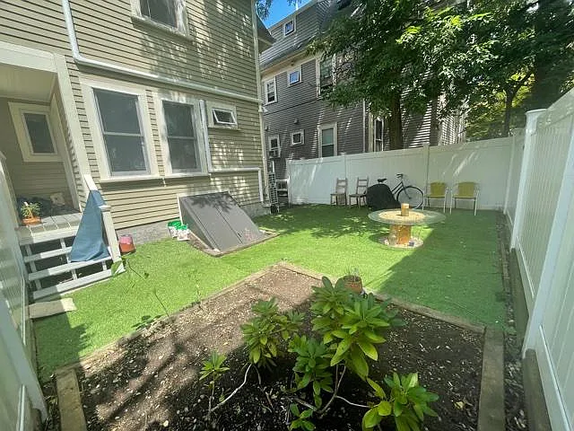 10 Ashton Pl — Photo 2