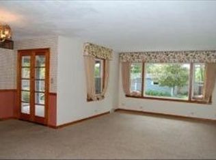 1369 Eagle Rd, Elgin, IL 60123