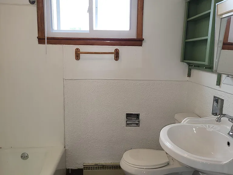 321 W Main St — Photo 11