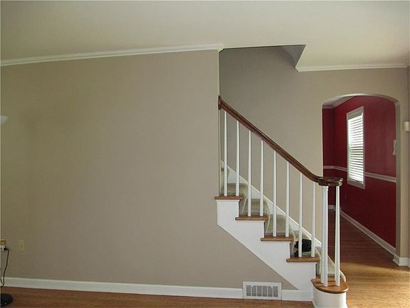4th image of 1729 Williamsburg Pl