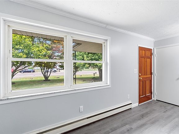 5th image of 5668 Bellefontaine Rd