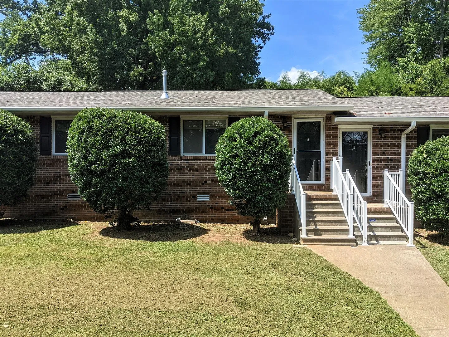 3906 Lexington — Photo 1