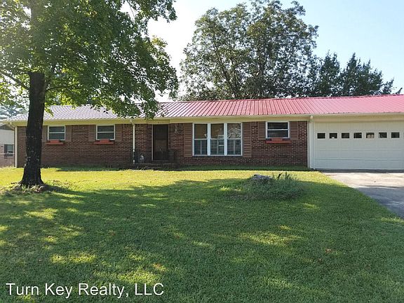 2nd image of 305 Crista Cir