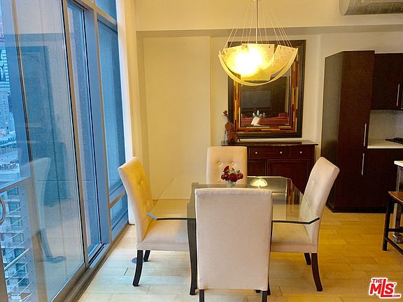 4th image of 1100 S Hope St APT 1310
