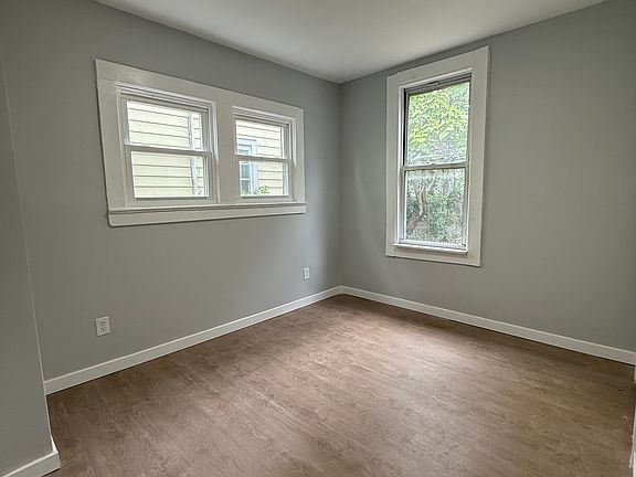 4th image of 145 Vermont Ave #1L
