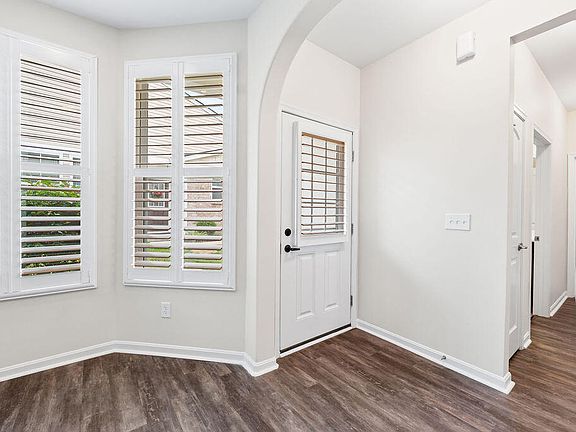 2nd image of 519 Queens Cup Ln #21-D