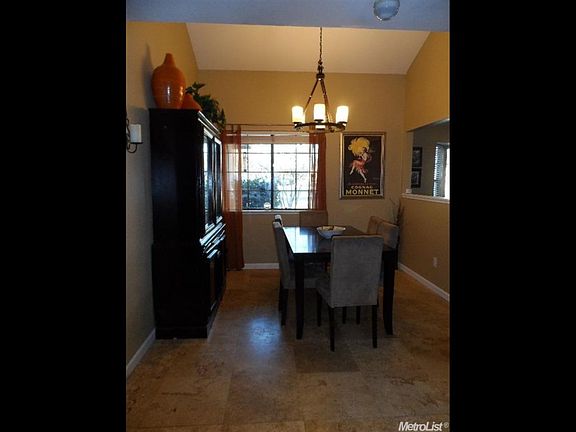 5th image of 1920 W Chamberlain Dr