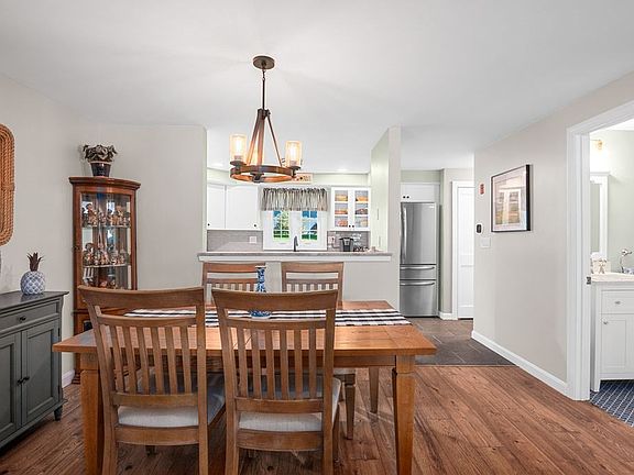5th image of 35 Whittier Meadows Dr