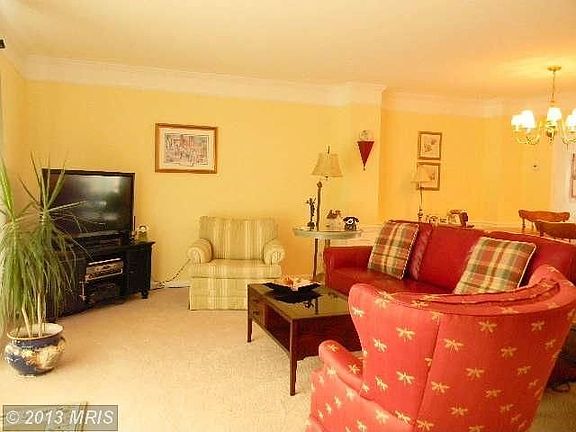 4th image of 327 Barnfield Sq NE