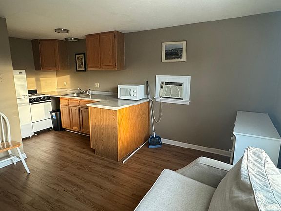 5th image of 12 Foote St #6
