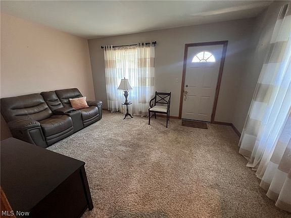 5th image of 234 Plymouth Ave