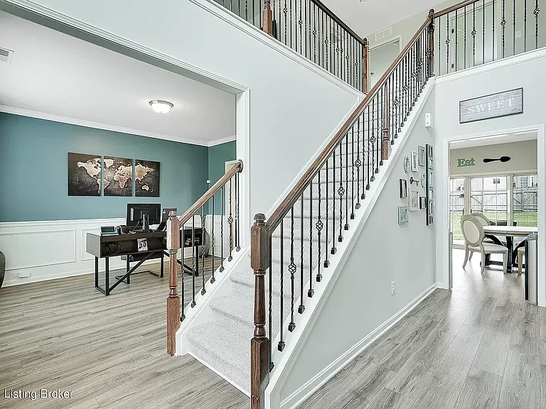 1919 Carabiner Way — Photo 3