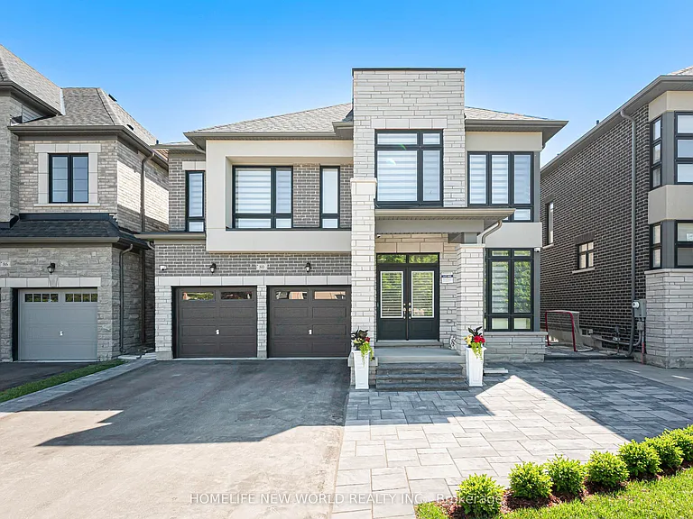 80 Weslock Cres — Photo 2