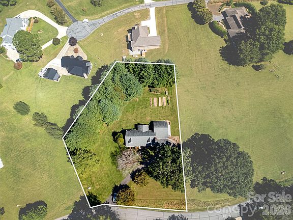 5th image of 618 Windover Dr
