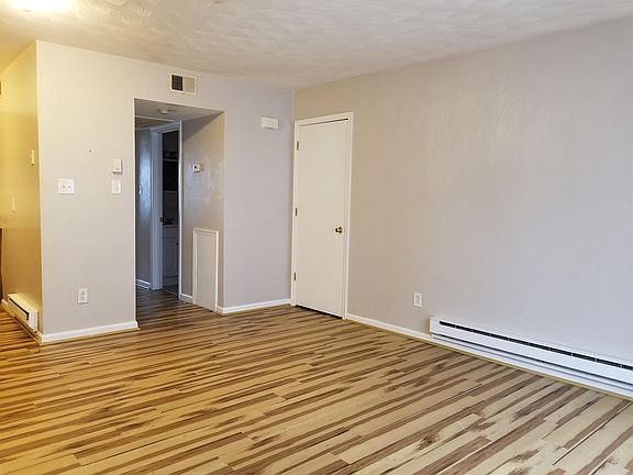 3rd image of 401 21st St #12