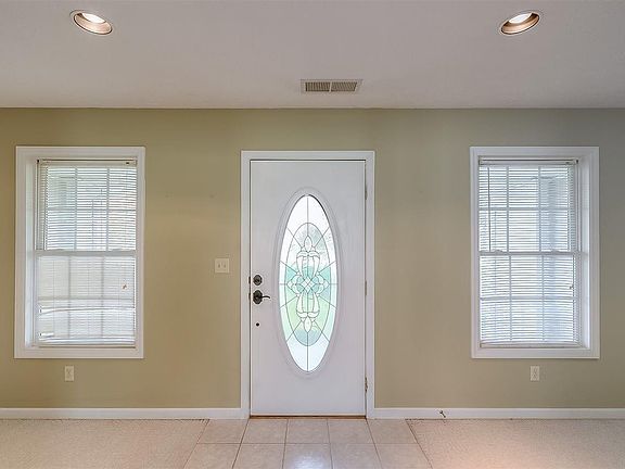 2nd image of 1028 Caroline Dr