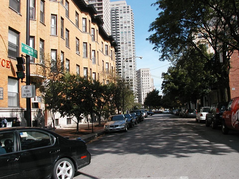 1st image of 1906 N Lincoln Park W APT 3S