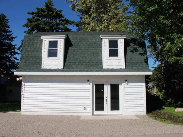 6538 N Lake Shore Dr, Harbor Springs, MI 49740