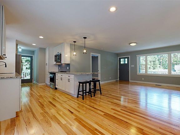 5th image of 113 Lafayette Dr